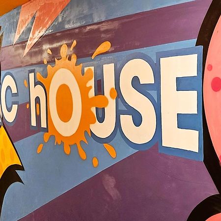 Arc House Pop Art Hostel Μαδρίτη Εξωτερικό φωτογραφία