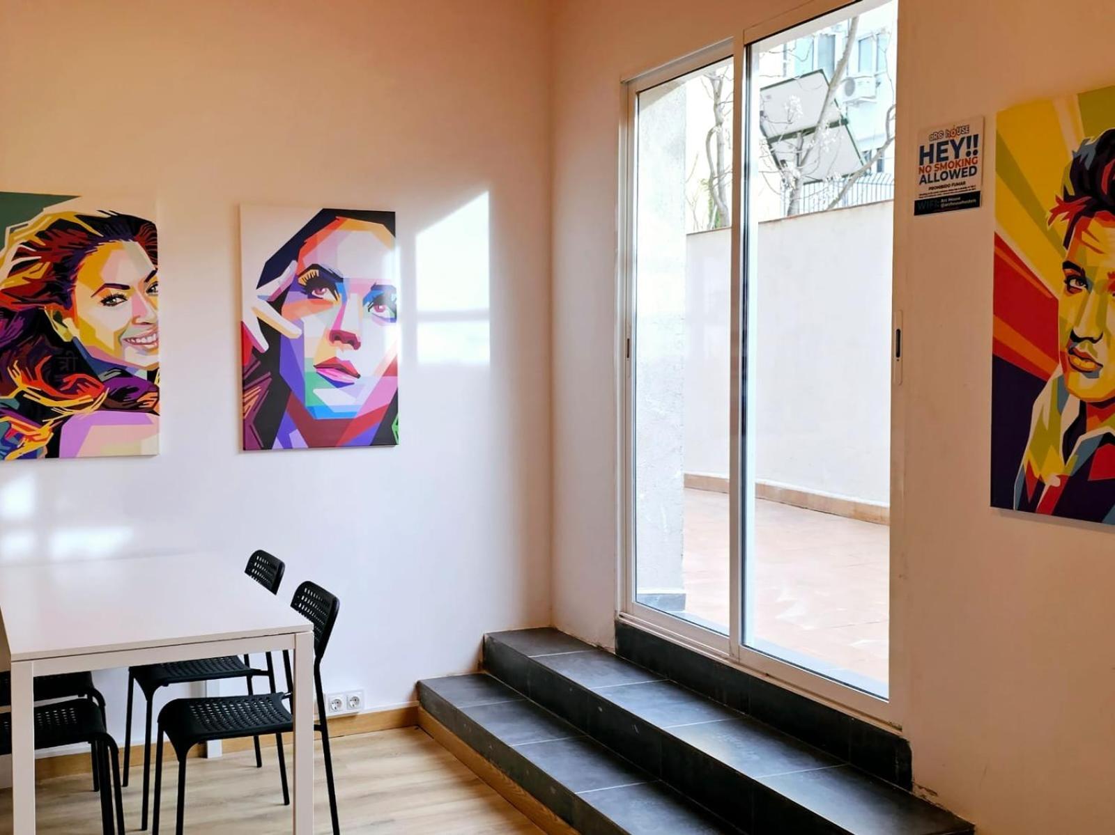 Arc House Pop Art Hostel Μαδρίτη Εξωτερικό φωτογραφία